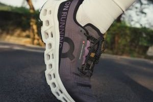ONCLOUD MONSTER 3 VOID RUNNING SHOES
