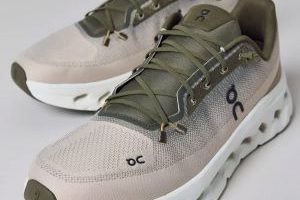 ONCLOUD TILT OLIVE GREEN RUNNING