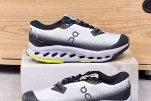 ONCLOUD SURFER TRAIL 2 WATERPROOF BLACK PURPLE SOUL