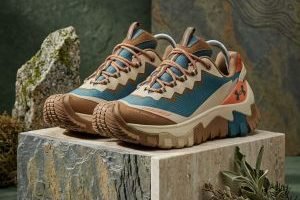UNDER_AMROUR ATHLETIC HIKING BAYOU ORANGE CANTALOUPE GUM TAN