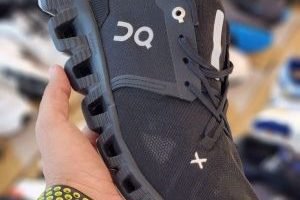 ONCLOUD X 3 TRAINER BLACK WHITE