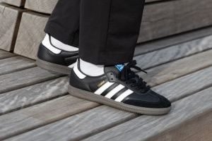 ADI SAMBA BLACK WHITE STRAP SEMI UA QUALITY WITH POLY BAG