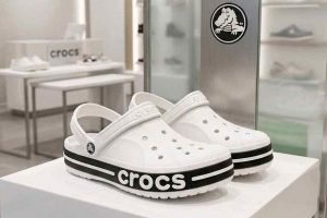 CROCCS BAYABAND WHITE BLACK FOR MEN