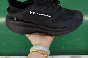 UNDER_AMROUR NOVA SLIPSPEED ALL BLACK