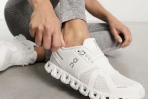 ONCLOUD 5 WHITE